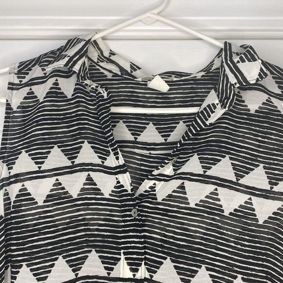 H&M Tribal Sheer Sleeveless Hi Low Button Up Top Blouse Size 6 - Picture 2 of 11